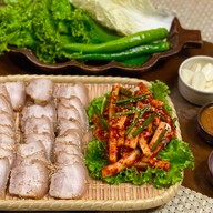 KO KUNG Korean BBQ ( traditionally) สุขุมวิท 26