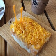 First cup coffee & ปังย่างกระทะ บ้านกล้วย-ไทรน้อย