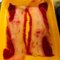 ดาดดีย์ สกลนคร หมูกะทะ ย่างเนย