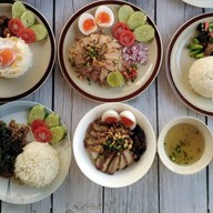 Mu Len Fai หมูเล่นไฟ