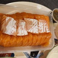 แซลมอนรีพับบลิค (Salmon Republic) สี่พระยา