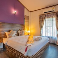 มวกเหล็กฟอเรสต์รีสอร์ท