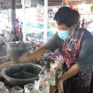 บรรยากาศ ป้าผา บะหมี่แห้ง