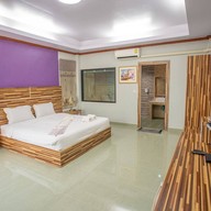 มวกเหล็กฟอเรสต์รีสอร์ท