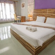 มวกเหล็กฟอเรสต์รีสอร์ท