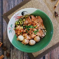 ก๋วยเตี๋ยวเรือธารา เชียงใหม่ (Chiang Mai)