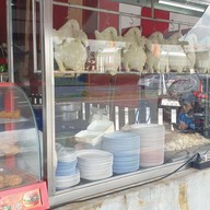 หน้าร้าน ข้าวมันไก่ประตูน้ำ 40 ปี สาขาราชพฤกษ์ ราชพฤกษ์