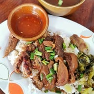ป.โภชนา (ร้านปอข้าวมันไก่)
