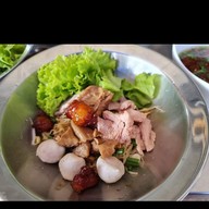 ก๋วยเตี๋ยวเพ็ญพริกเผ็ด