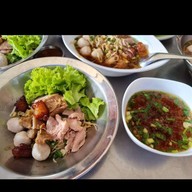 ก๋วยเตี๋ยวเพ็ญพริกเผ็ด