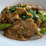 เมนูของร้าน ราดหน้าโรงเหล็ก และอาหารตามสั่ง สำโรง