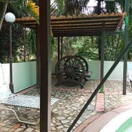 ห้วยขาแข้งคันทรี่โฮมรีสอร์ท