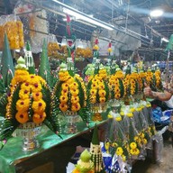 ร้านชญาภาบายศรี-ดอกไม้สด สาขาตลาดไท