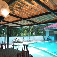 ห้วยขาแข้งคันทรี่โฮมรีสอร์ท