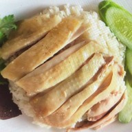 โกข้าวมันไก่ตอน & ก๋วยเตี๋ยวเรือ คู้บอน ซอย 4