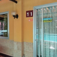 ห้วยขาแข้งคันทรี่โฮมรีสอร์ท