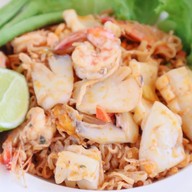 ครัวหนุ่มเล อาหารไทย-อีสาน หน้าแมคโครวังไผ่