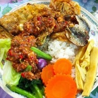 พริกติดปาก (ข้าวคลุกน้ำพริก หน้าแหลมทอง) ตลาดห้างแหลมทองบางแสน