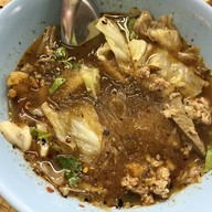 ก๋วยเตี๋ยวกระดูกหมู ป้ายเหลือง