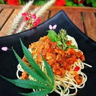 กินกะเพรา-กัญ