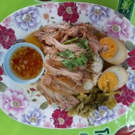 ขาหมูฮ่องเต้ พรานนก