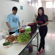 ก๋วยเตี๋ยวไก่ตุ๋นไก่ทอดปั้นทอง ม.หัวเฉียว อาคารดิอิมเพลสสุวรรณภูมิ ซ.มัณฑนา