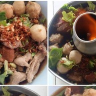 เนื้อตุ๋นหมูตุ๋นสนามม้านางเลิ้งตลาดวงศกรสายไหม84/4 เนื้อตุ๋นหมูตุ๋นสนามม้านางเลิ้งตลาดวงศกรสายไหม84/4