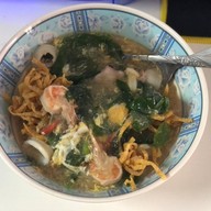 เมนูของร้าน เปเป้ราดหน้า คลองสี่