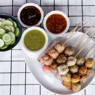 (น้ำท่วมเปิดปีหน้า) ลูกชิ้นปิ้งและหม่าล่า Byบ้านแม่คอฟฟี่ (ฮาลาล)