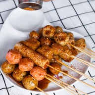 (น้ำท่วมเปิดปีหน้า) ลูกชิ้นปิ้งและหม่าล่า Byบ้านแม่คอฟฟี่ (ฮาลาล)