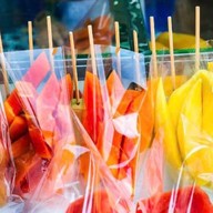 น้ำผลไม้สมูทตี้โยเกิร์ตปั่น & COFFEE TEA (FRUIT VILLAGE ฟรุตวิลเลจ ) หน้าเซเว่น s.1 โรงพยาบาลลานนา