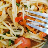 เมนูของร้าน รอเรือ ก๋วยเตี๋ยวเป็ด