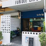 หน้าร้าน Fun Dee Cafe Ayutthaya
