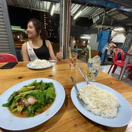 ร้านข้าวต้มแปดริ้วโภชนา