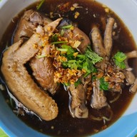 ก๋วยเตี๋ยวไก่ตุ๋น(เครื่องยาจีน) ตระกูลเจี่ย