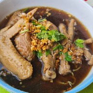 ก๋วยเตี๋ยวไก่ตุ๋น(เครื่องยาจีน) ตระกูลเจี่ย