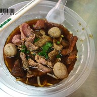 เมนูของร้าน ก๋วยเตี๋ยวเนื้อเจ๊แจ๋ว