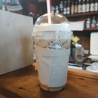 กาแฟหกใส่ คอฟฟี่ฉอฟ