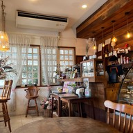 Once Upon A Tree Cafe สาขา เสรีไทย เสรีไทย