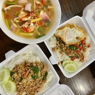 กะเพราข้าวบึ้มBY Midnight