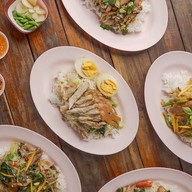 ขาหมูขั้นเทพ(สาขาแรกต้นตำรับย้ายมาจากตลาดตองแปด) สาขาแรกต้นตำรับ(ย้ายจากตองแปด)