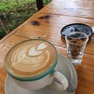 เฮือนอาหารบ้านกาแฟ