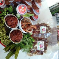 แจ๋วบองหมูแดดเดียวแม่ดวงใจ