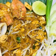 ผัดไทกุ้งสด ท่าเรือเกาะ