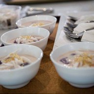 ปอเปี๊ยะไส้ทะลัก