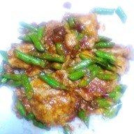 ล้านเล็กผัดไทย อาหารตามสั่ง