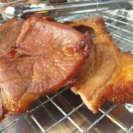 บรรยากาศ เนื้อทอดหมักสูตรพิเศษ Auu Huu เปิดเฉพาะ เสาร์-อาทิตย์ เพชรเกษม 81