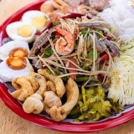 เมนูของร้าน ตำเป็นถาด ถ.สนามบินเก่า
