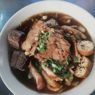 เมนูของร้าน โอ้โฮ้ก๋วยจั๊บซุปเปอร์ (ปากเกร็ด)