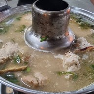 เมนูของร้าน อ.เกียรติชัย เชลล์ชวนชิม กำแพงดิน